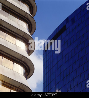 Low angle view of skyscrapers Banque D'Images