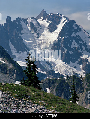 Glacier dégringole de prix le sommet du mont Shuksan dans North Cascades NP dans les montagnes Cascade, WA, USA Banque D'Images