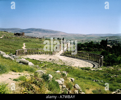 Géographie / voyage, Jordanie, Jerash, ancien Gerasa, religion, bible, arche triomphale de l'empereur Hadrien, (76 -138), construit au 2ème siècle avant J.-C., romain, ruine, Agora, place du marché, places, rue, rues, colonnes, archéologie, anciennes, ruines, ruine, Banque D'Images