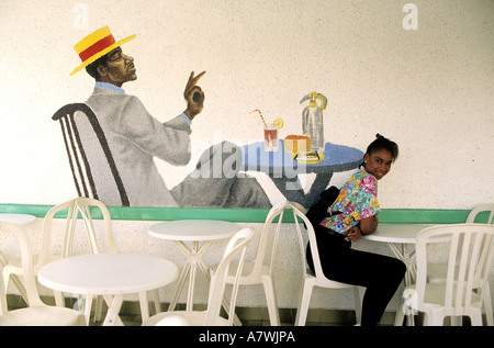 La France, la Guadeloupe (French West Indies), Grande Terre, Pointe-à-Pitre, ville murale dans un café Banque D'Images