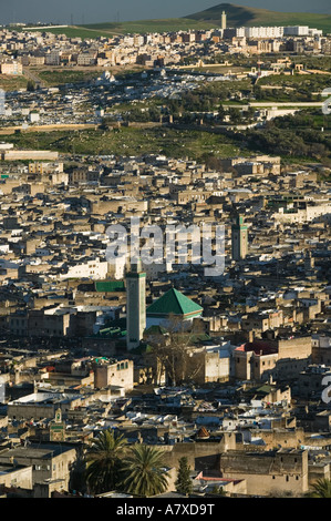 Maroc, Fes : Fes El Bali, Fes (vieux), coucher de soleil Vue depuis la Merenid tombes Banque D'Images