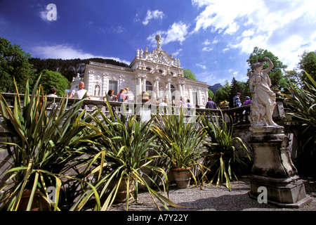 L'Europe, l'Allemagne, Bayern, Schloss Linderhof. Vue avant du château Banque D'Images