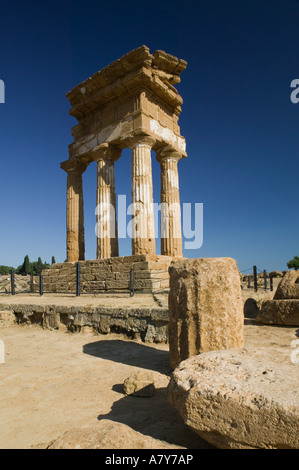 Italie, Sicile, Agrigente, La Valle dei Templi, Vallée des Temples, le Temple de Castor et Pollux Banque D'Images