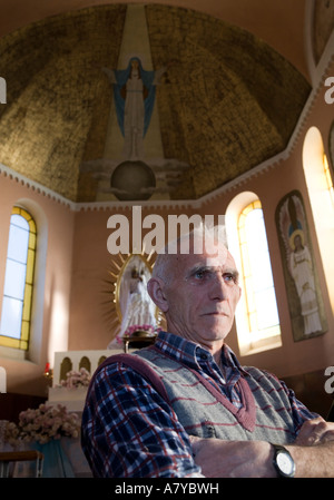 Froka Rocco Dokic est propriétaire du moulin dans le village croate serbe de Letnica, haut dans les montagnes du Kosovo. Banque D'Images