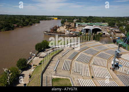 Vue depuis la grande roue de Ferris au Parque de la Costa au nord de Buenos Aires. Banque D'Images