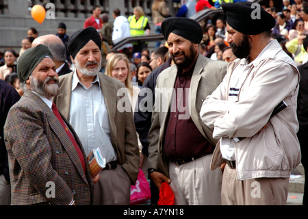 La communauté sikhe célébrer Vaisakhi à Trafalgar Square Londres Avril. Banque D'Images