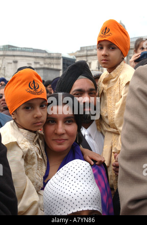 La communauté sikhe célébrer Vaisakhi à Trafalgar Square Londres Avril . Banque D'Images