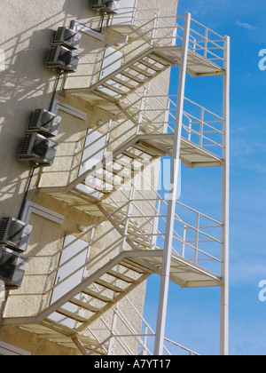 Fire escape sur l'extérieur du bâtiment Banque D'Images