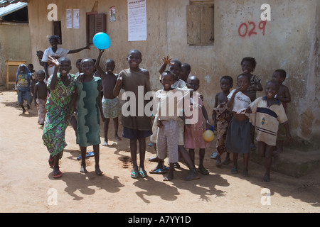 Heureux les enfants d'Afrique Afrique de l'Ouest Ghana Banque D'Images