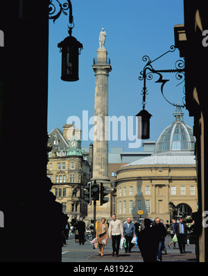 Gray's Monument du Théâtre Royal portico, Gray Street, Newcastle upon Tyne, Tyne and Wear, Angleterre, Royaume-Uni, dans les années 1990 Banque D'Images