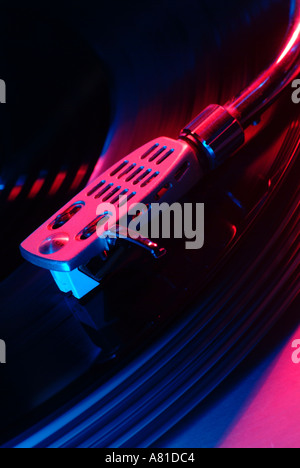 La platine d'enregistrement et de l'aiguille du bras de lecture d'un disque vinyle Banque D'Images