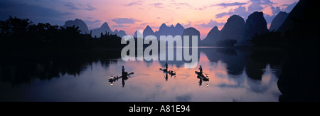 Les pêcheurs de la rivière Li, de cormorans, Yangshuo, Chine Banque D'Images