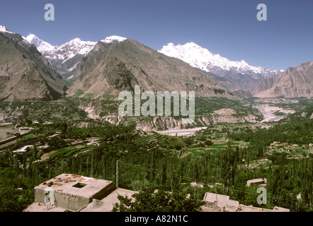 Vallée de l'Hunza Pakistan Vue Karimabad du Rakaposhi de Baltit fort Mirs House Banque D'Images