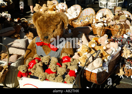 Berlin Nikolaiviertel centre magasin de souvenirs près de église Nicolai ours de Berlin Banque D'Images