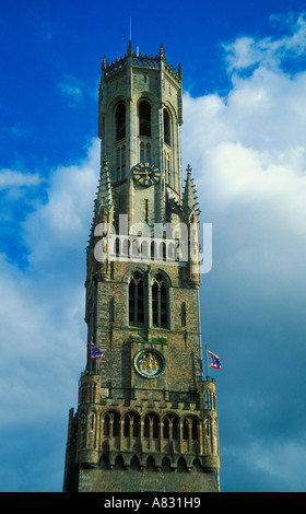 Beffroi sur la place du marché MARKT Bruges en Belgique Banque D'Images