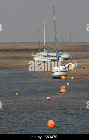 Les ancrages dans le ruisseau Wells next the Sea Norfolk Banque D'Images