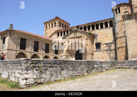 Collégiale de Santa Juliana Santillana del Mar Banque D'Images