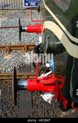 Tampons sur un train de voyageurs Diesel 1950 Banque D'Images