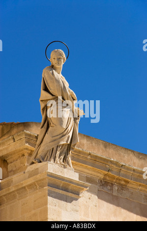 Statue de Santa Lucia façade de la cathédrale de Syracuse Ortigia Siracusa Sicile Italie Banque D'Images