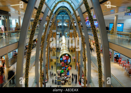 Le nouveau centre commercial Europa passage tandis que le temps de Noël à Hambourg, Allemagne Banque D'Images