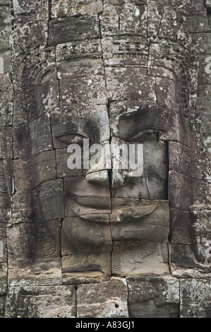 Cambodge Siem Reap Angkor Thom 12e C l'Hindou Bouddhiste Bayon statue géante de Jayavarman II Banque D'Images