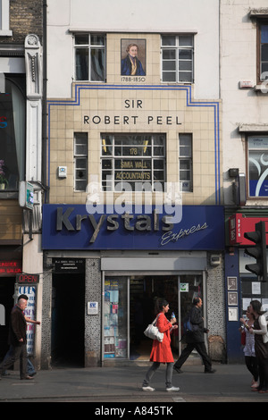 Sir Robert Peel a commémoré sur la construction de Bishopsgate, près de la gare de Liverpool Street, Londres, Angleterre Banque D'Images