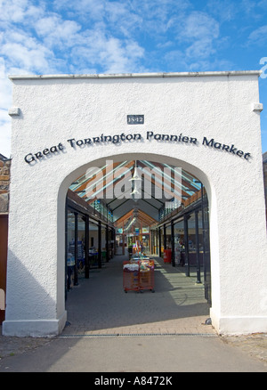 Great Torrington, Devon, Angleterre. L'entrée arrière de la marché de pannier, construit en 1842. Banque D'Images