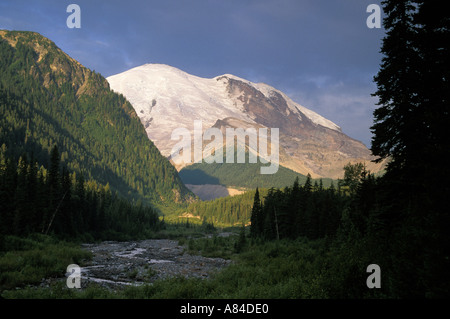 Le mont Rainier et White River Mount Rainier National Park Washington Banque D'Images