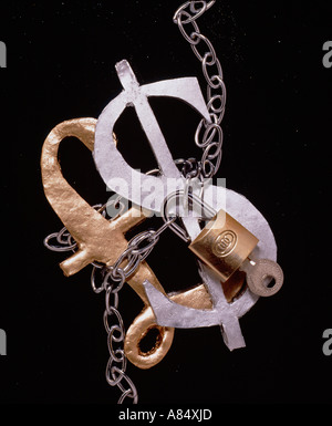 Encore symbolique life concept de devises bloquées ensemble British sterling pound & symboles du dollar avec chaîne et cadenas Banque D'Images