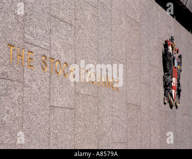 Le nom de la Bourse et des armoiries de la ville de Londres, Old Broad Street, Londres, Angleterre, Royaume-Uni. Banque D'Images