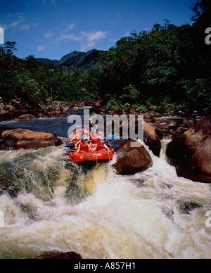 L'Australie Queensland Bateau pneumatique de rafting. Rapids blancs de l'eau. Banque D'Images