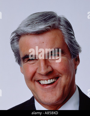 Portrait d'homme d'âge moyen avec des cheveux gris. Banque D'Images