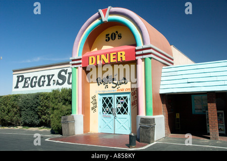 Peggy Sue s nifty fifties Diner à Barstow, California USA Banque D'Images