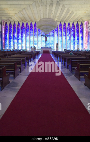 Une vue de l'intérieur de l'église Santuario Dom Bosco à Brasilia. Banque D'Images