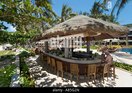 Bar de plage et de piscine, Kathathani Beach Resort, Phuket, Thaïlande Banque D'Images