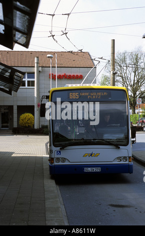 Electric Trolleybus, Solingen, Rhénanie du Nord-Westphalie, Allemagne. Banque D'Images