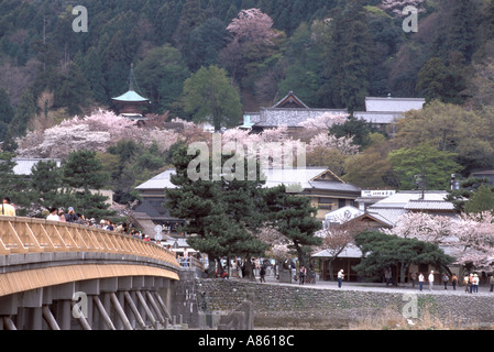 Le célèbre pont Togetsukyo Arashiyama, Kyoto est dans l'un des plus populaires au Japon et apparaît dans de nombreux récits historiques Banque D'Images
