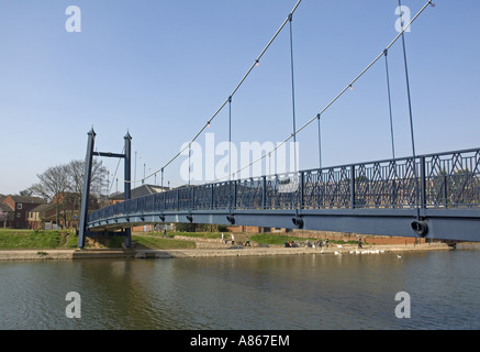 Cricklepit cycle passerelle et pont sur la rivière Exe au quai, Exeter Banque D'Images