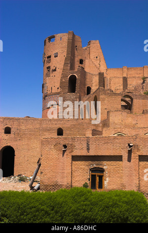 AFGHANISTAN Herat roquettes laissé par les Taliban s'appuyer contre un mur à l'intérieur de la Citadelle Qala i Ikhtiyar ud din Banque D'Images