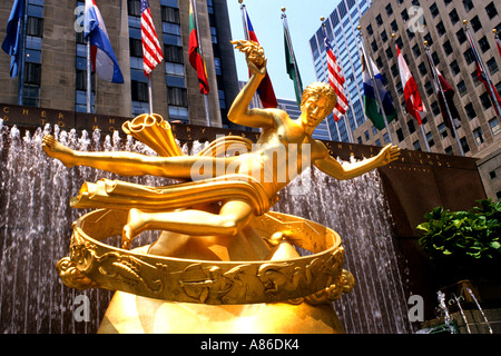 Manhattan New York Rockefeller Plaza statue de Prométhée Dieu du Feu Banque D'Images