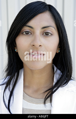 Portrait d'une jeune femme. Banque D'Images