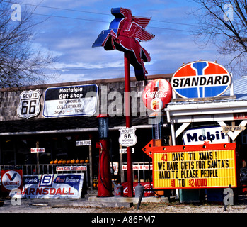 United States USA Routte Route Nationale 66 camions Voitures Missouri Rolla Banque D'Images