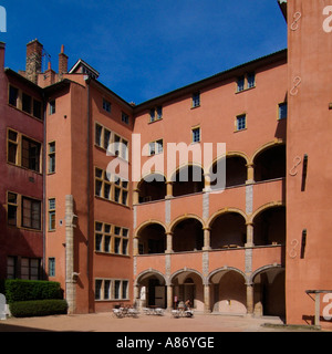 Traboule Maison des avocats rue de la bombarde dans le quartier Saint Jean Vieux Lyon France Banque D'Images