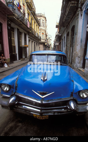 Vieille voiture vieille ville Habana Vieja Cuba La Havane Banque D'Images