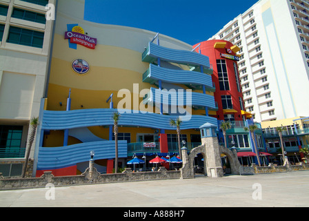 Ocean Walk Shopping commerçant sur la plage de Daytona Beach en Floride FL Banque D'Images