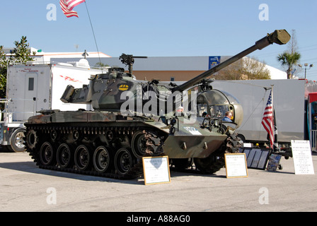 M 41 Walker bulldog réservoir avec machine gun Banque D'Images