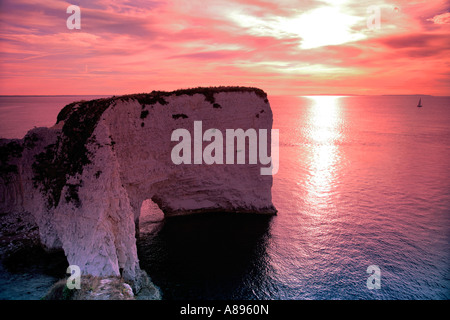 Dawn Old Harry Rocks Baie de Poole Dorset Angleterre Grande-bretagne littoral Jurasic UK Banque D'Images