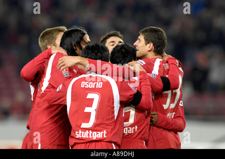 Le VfB Stuttgart après objectif Encourager les joueurs Banque D'Images