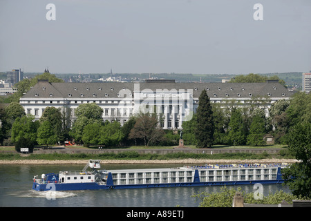 Palace à Coblence, avec aujourd'hui, le bureau régional des finances à l'intérieur, Rhénanie-Palatinat Allemagne Banque D'Images