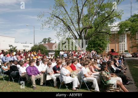 Monroeville Alabama, Palais de justice du comté de Monroe, tuer Une pièce de Mockingbird, étudiants éducation élève jeunesse, public, foule, enseignants, visiteurs tr Banque D'Images